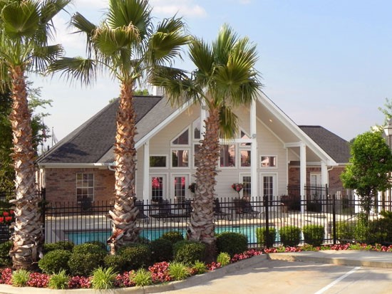 Lexington Place Apartments Club House Outside